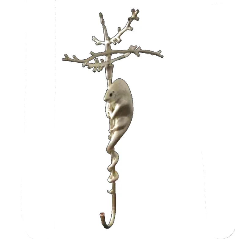 Lemur (2010), escultura en zicnio