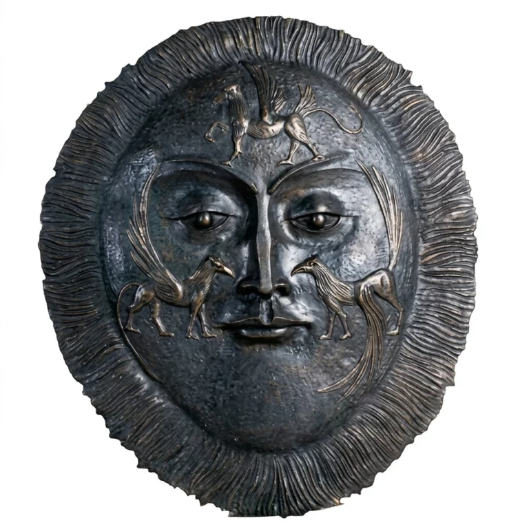 Escultura de bronce Medallón con pegasos (2010)